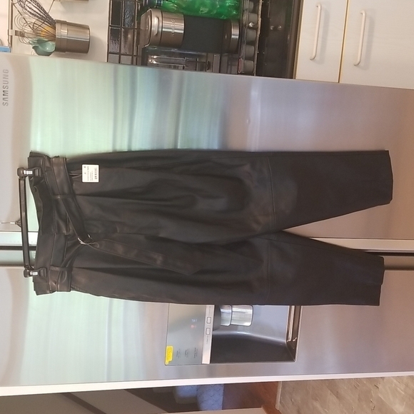 💕BLANKNYC💕 Belted Paperbag Waist Vegan Pants ~ Dark Secrets Black 28 NWT - Picture 5 of 13